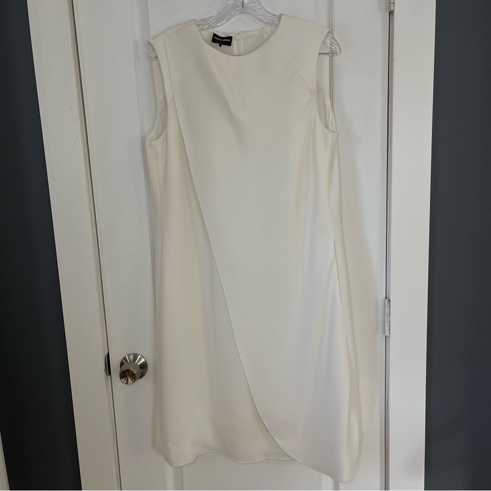 Giorgio Armani White Crewneck Sleeveless Woman’s Dress Great Condition Size 46
